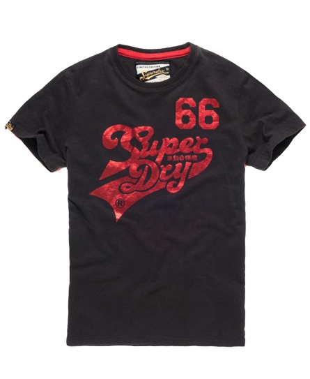 Curve T-shirt | Gigaopia